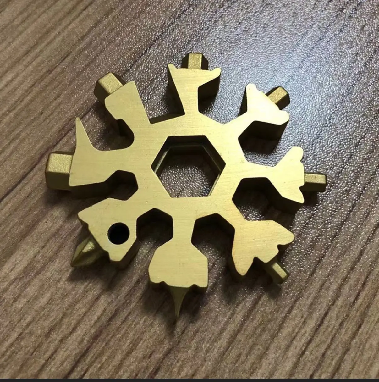 18-in-1 Stainless Steel Snowflake Multitool Keyring Set - Men's EDC Hand Tool Kit for Home/Outdoor Use, Includes Bottle Opener, All-in-1 Screwdriver, Utensil Release Plug, Kitchen Utensil, Portable Wrench, Decorative Ornament