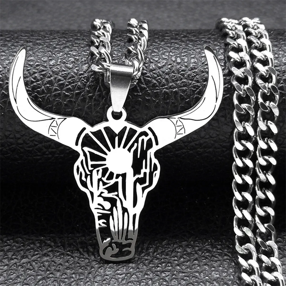 Fashion Hollow Bull Head Necklace Short Stainless Steel Animal Cowboy Mexican Bullfighting Necklace