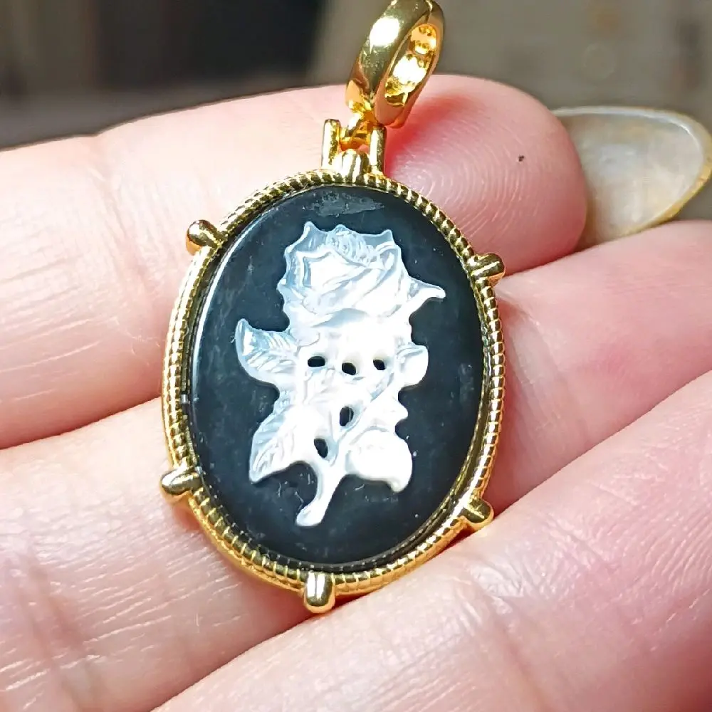 Onyx Rose MoP Golden Simple