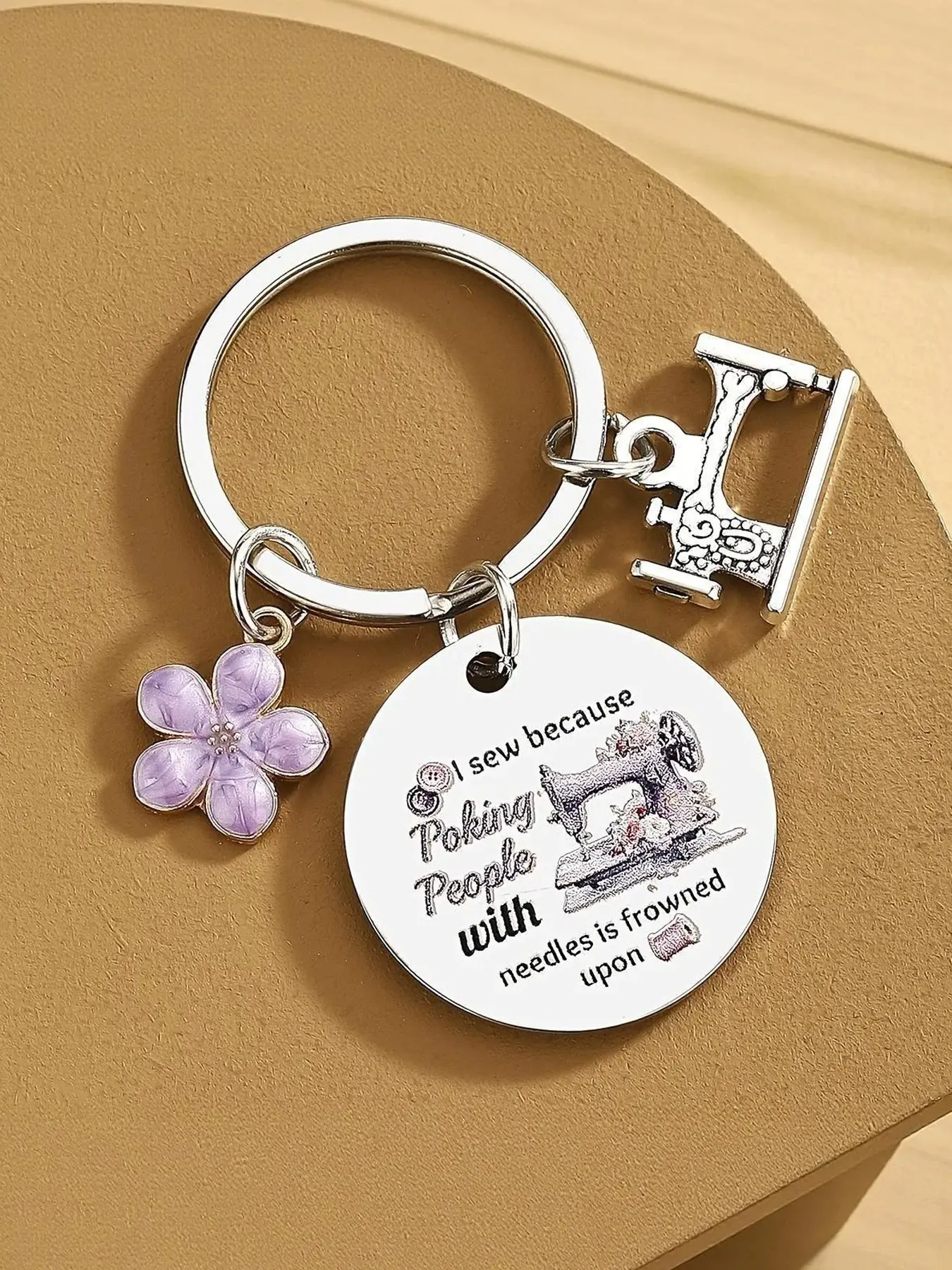 Women's Sewing Gift Keychain, Quilt Lovers' Accessory, Creative Present for Mom, Friends, Sewing Enthusiasts, Birthday, Thanksgiving, Christmas, Mother's Day