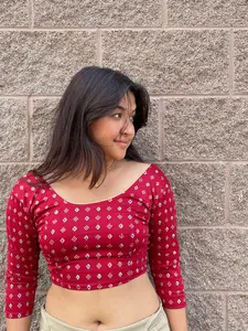 Stretchy Blouse Diamond Print