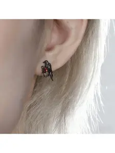 2PC Crow Earrings, Dangle Drop Earrings, inlaid with synthetic red zircon, featuring a dark aesthetic, three-dimensional crow design with chain detail, suitable for gothic style, unique to wear, exquisite and stylish with a distinctive flai