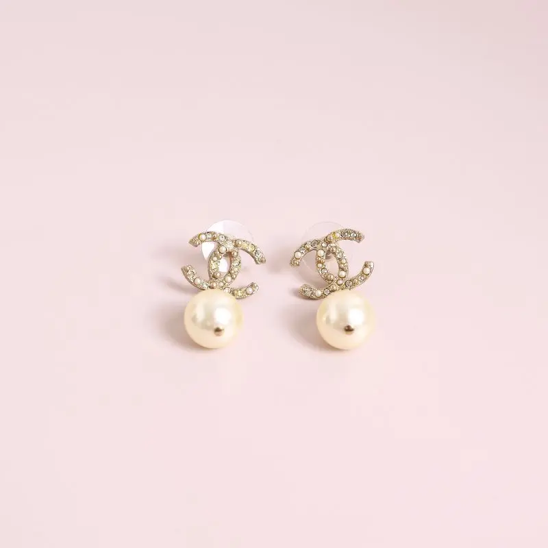Pre-owned Chanel Gold Crystal CC Logo with Pearl Drop Stud Earrings 0614GIA