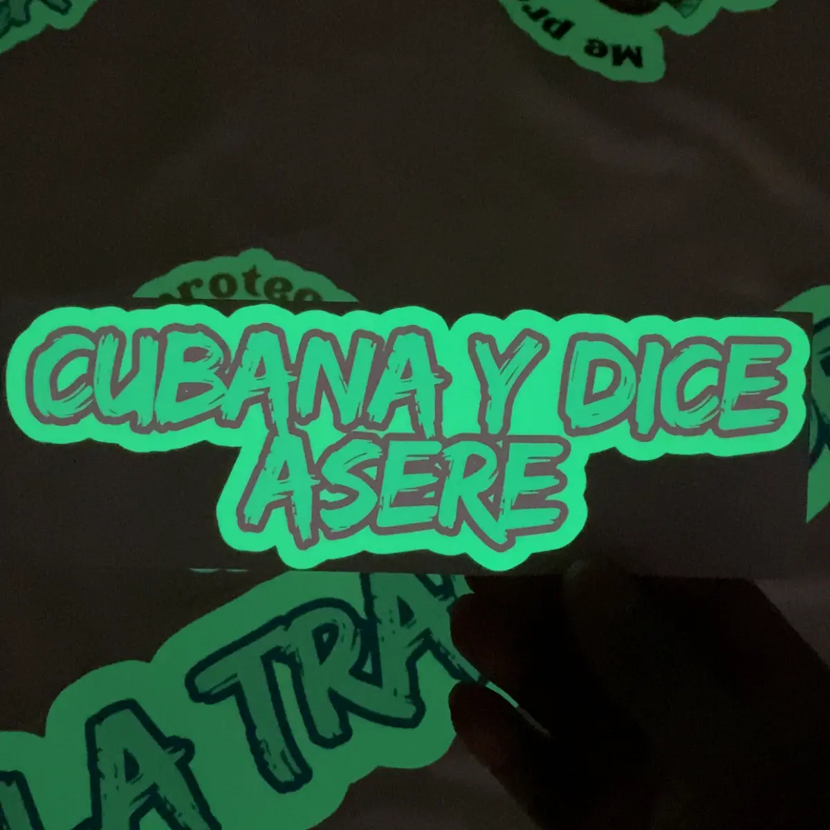 Cubana y Dice Asere Fluorescent Car Sticker - Vibrant Cuban Culture Decal for Car Windows, Waterproof, Easy Application, Night Visibility, Unique Design, Anti-Scratch Decorative Adhesive