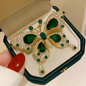 Light luxury high-end butterfly brooch high-end high-end niche design corsage anti-light pin clothing accessories women