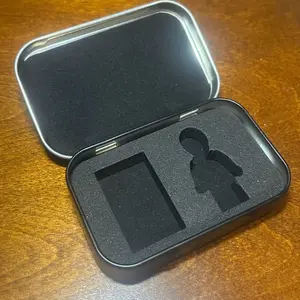 Portable figure case