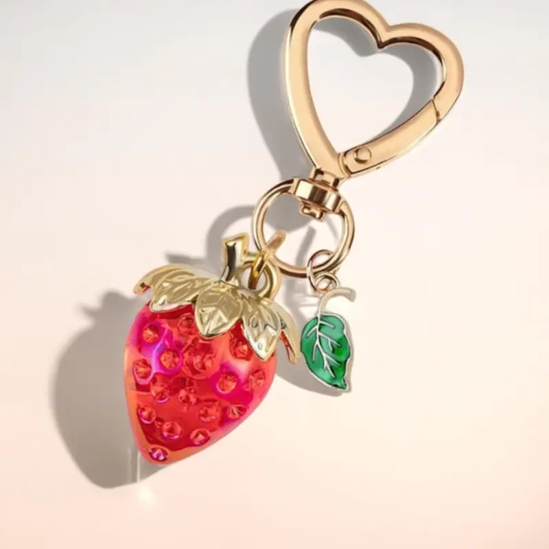 Cute Strawberry Design Keychain, Fashionable Novelty Keychain for Women & Girls, Trendy All-match & Exquisite Keychain for Birthday Gift, Cute Charms Keychain, Stylish Keychain, Fashionable Alloy Keychain, Aesthetic Keychain, Stylish Keyring
