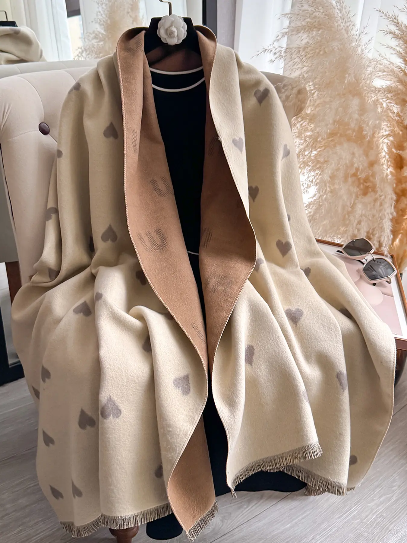 Women's Elegant Fall Winter, Heart Print Love Shawl, Casual Soft Scarf, Fitted Warm Travel Wrap, Versatile Fashion Accessory for All Seasons