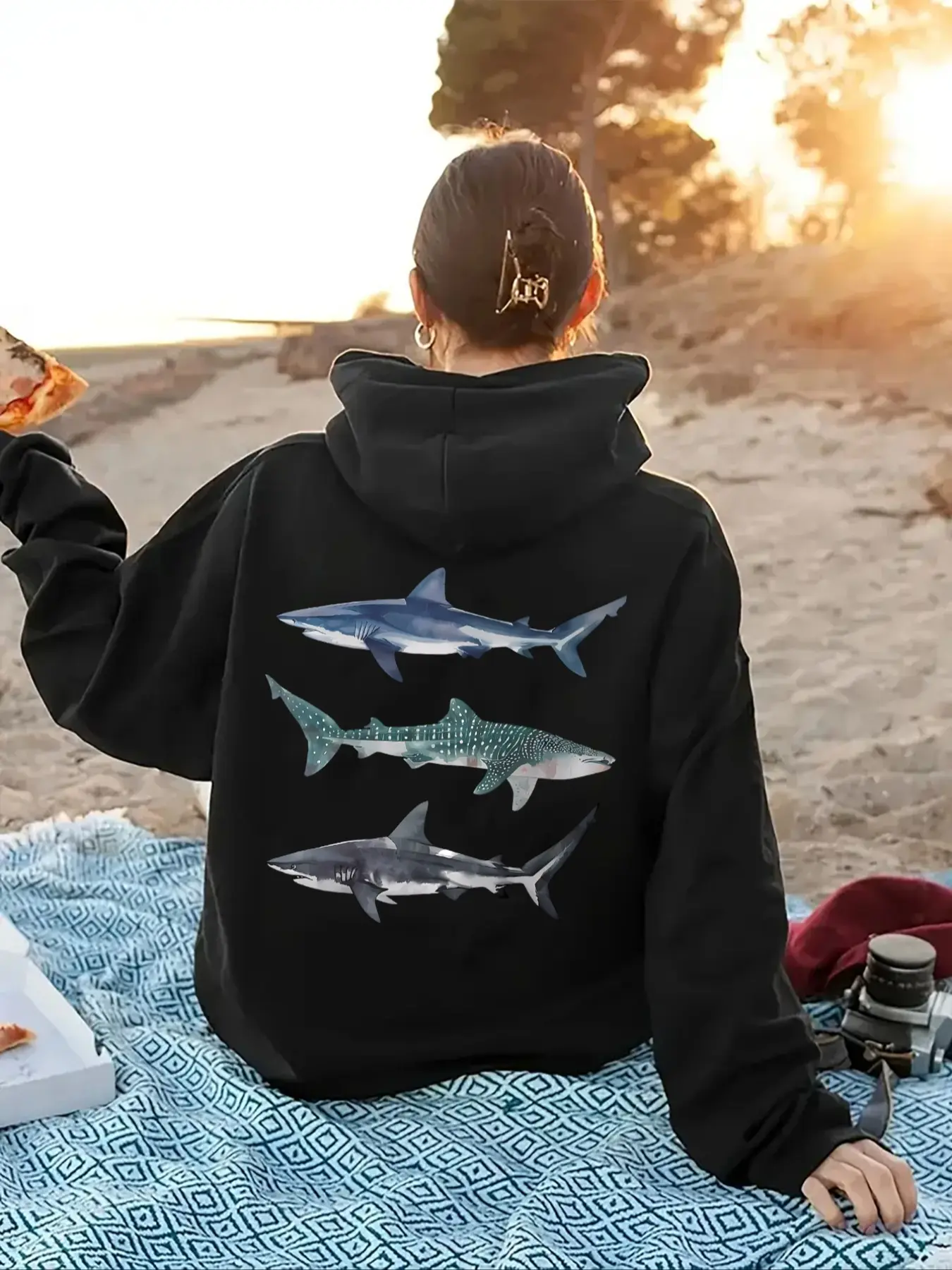 Chic Women's Shark Print Hoodie with Drawstring Detail & Pocket, Casual Long Sleeve Pullover, Fall Winter Wear