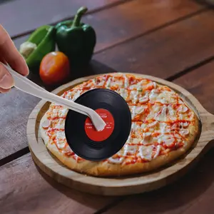 Creative Vinyl Record Pizza Cutter, 8.46in Serrated Stainless Steel Blade Pizza Slicer, Novelty Funny Kitchen Gadget for Pizza Bread Pie Baking, Home & Bakery Baking Tool
