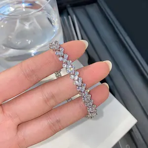 Heart-shaped moissanite tennis bracelet, inlaid with 3A grade cubic zirconia diamond chain, 18K white gold plated luxury bracelet, hypoallergenic and stackable women's jewelry