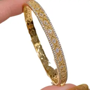 Vintage Geometric Diamond Bangle for Women, Gold Tone Lace Cuff Bracelet, Luxury Shiny Full Crystal Hollow Out Design, Elegant Statement Wrist Jewelry for Daily Wear, Party & Banquet High End Fashion Accessory