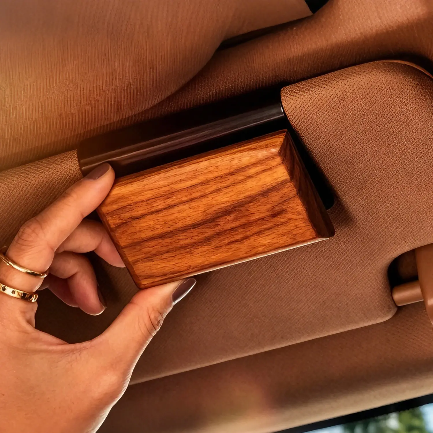 Reusable Gift-Boxed Wooden Car Aromatherapy Diffuser - Car Diffusers for Essential Oils, Long-Lasting Fragrance for 90+ Days, 8 Scents Available, 1 Bottle of 5ml (0.17 FL OZ) Essential Oil Refill, 5Ml Essential Oil Refill