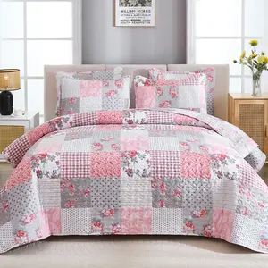 Pink Boho Floral Design Reversible Bedding Set, Soft Lightweight Patchwork Bed Cover with Pillowcases, All-Season Universal Fit for Large Beds