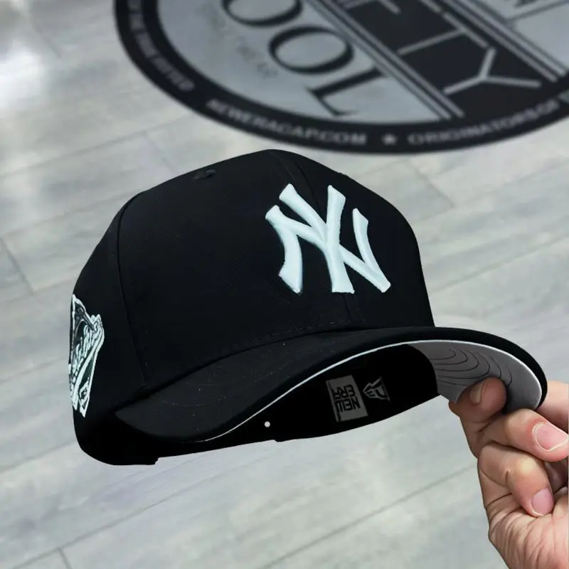 New Era NY Yankees 9FORTY Blackout Subway Series Baseball Cap Unisex Adjustable Snapback Embroidered Logo Stylish Streetwear Fitted Hat Premium Full Tag Urban Dominance 2025 Trend
