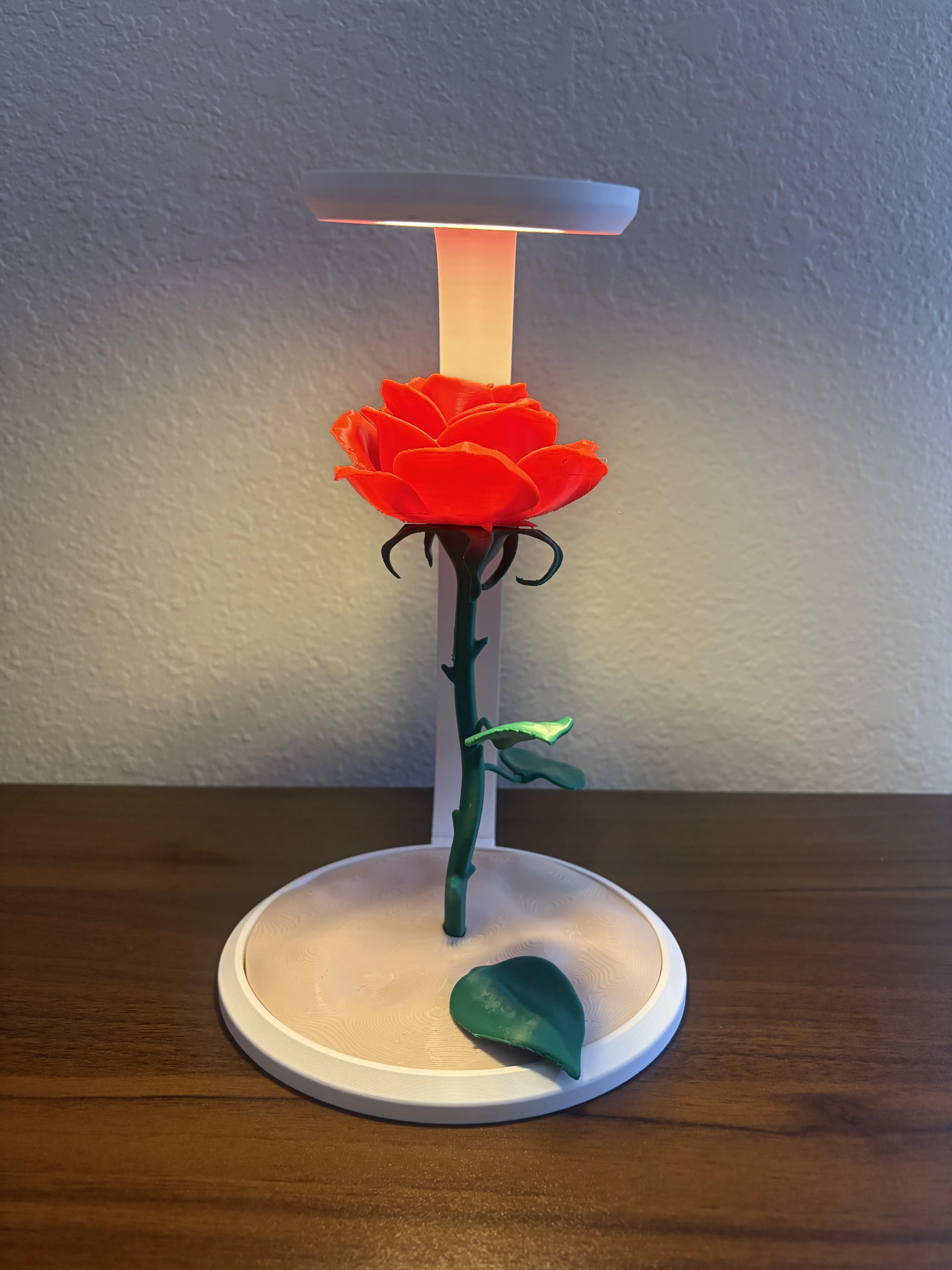 Red Flower Lamp - Decorative Tabletop Light with Vibrant Rose Design for Home Décor