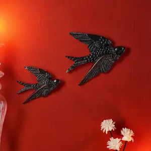 1pc Resin Swallow Wall Decor for Home, Contemporary Artistic Flying Swallow Design in Multiple Colors, Perfect for Parties and Weddings