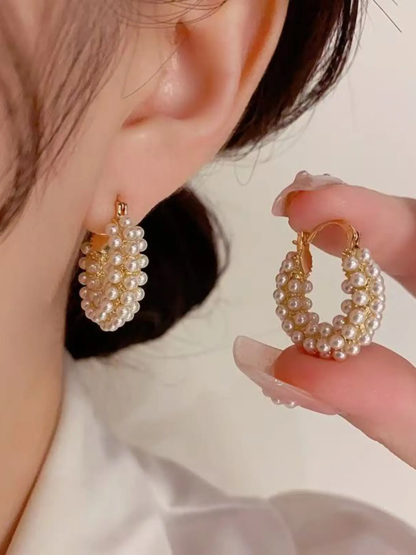 New Luxury Vintage Rhinestone Ear Cuff, Elegant Plain Design, Alloy Material, Women's Fashion Accessory, All Seasons Wear, Rhinestone Earrings