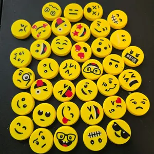 Emoji Keychain Clickers - Choose Your Favorite Emotion for Stress Relief