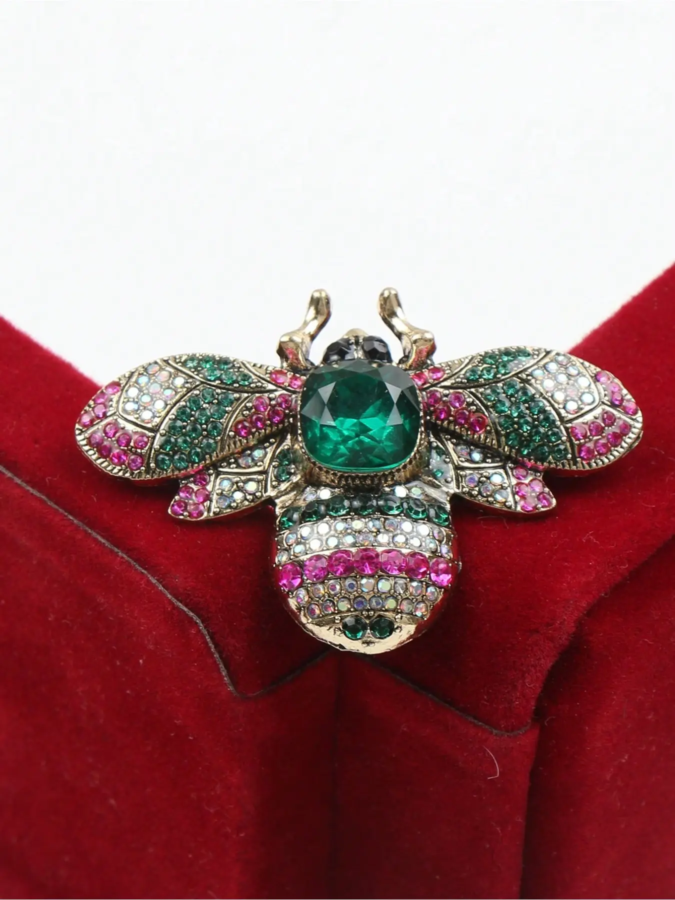 High-quality Fashion Bee Brooch, Elegant Brooch, Women's Simple and Stylish Suit Pin Accessory, Everyday Wear Jewelry, Enamel Pin, Alloy Brooch Pin, Jewellery