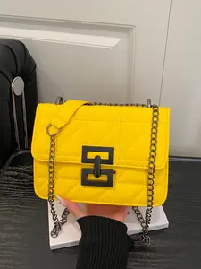 Women's New Solid Color Fashion Geometric Pattern Rhombic Grid Small Stylish Square Bag, Metal Chain Casual Trendy Shoulder Fashionable Crossbody Bag, with Metal Lock Buckle