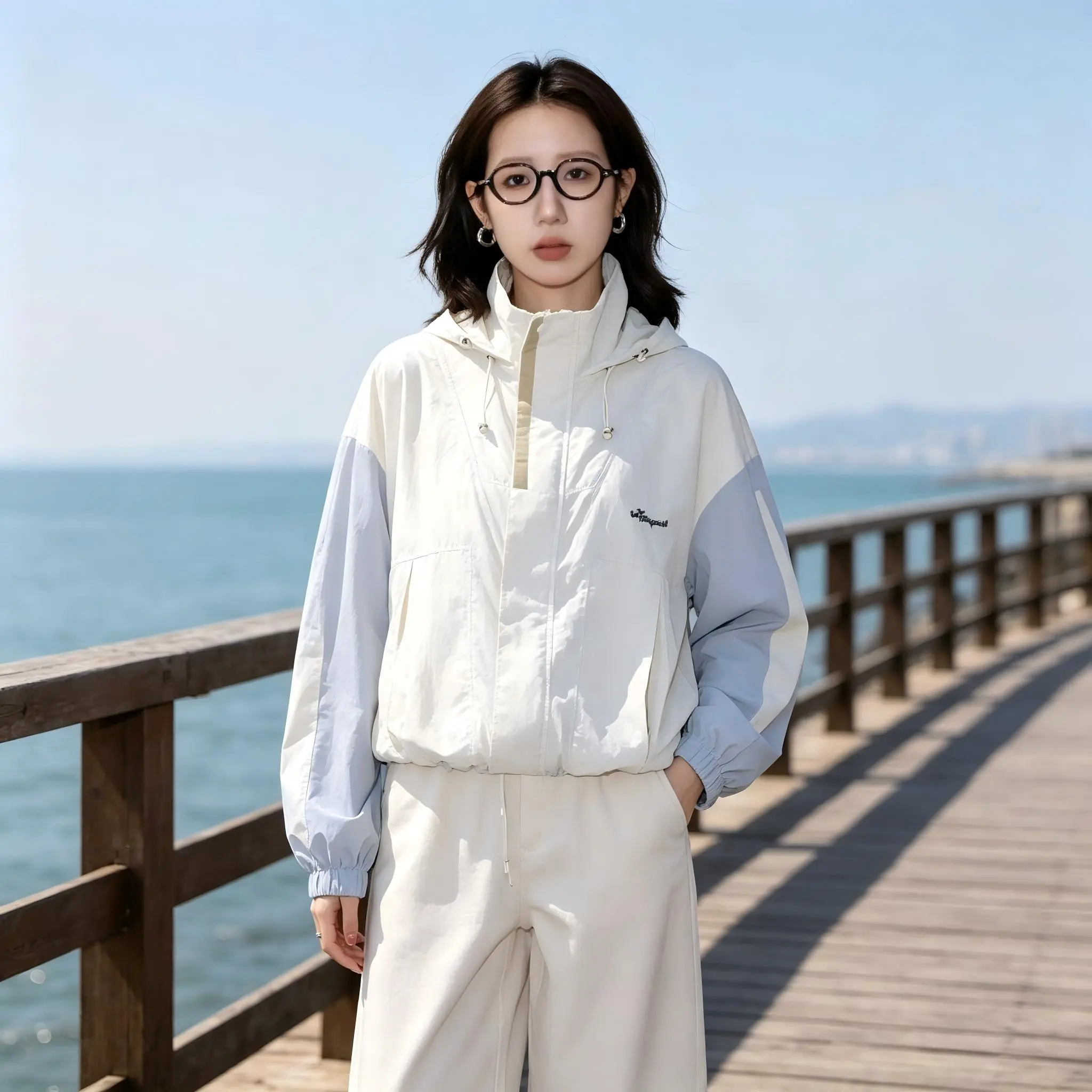 Color-block lightweight sun-protective hooded jacket