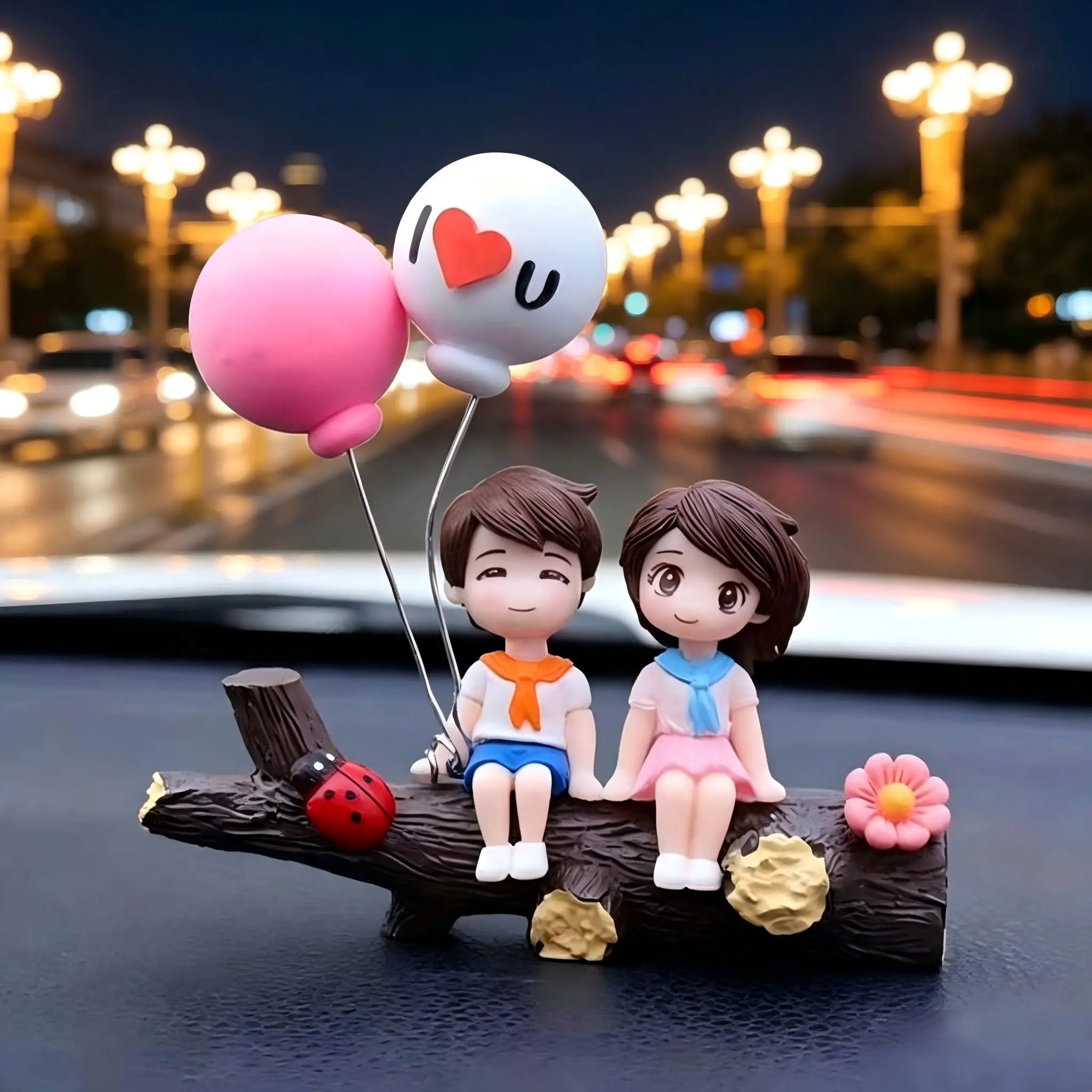 Cute Couple Kissing Resin Plastic Car Dashboard Decorations, Durable & Long-Lasting Cartoon Figurines, Balloon-Included Boy Girl Interior Ornament for Gifting