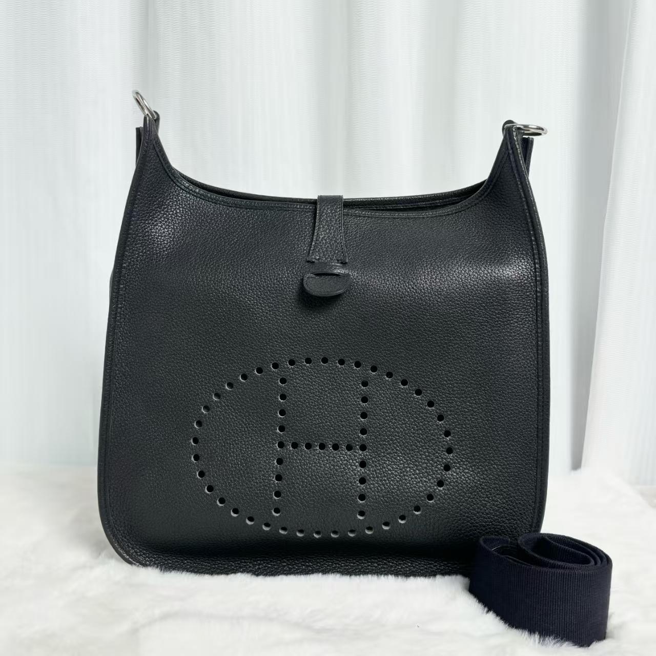 Pre-owned HERMÈS Evelyne 33 GM Shoulder Bag | Black Leather, Square G Stamp 2003 Year | 21094805
