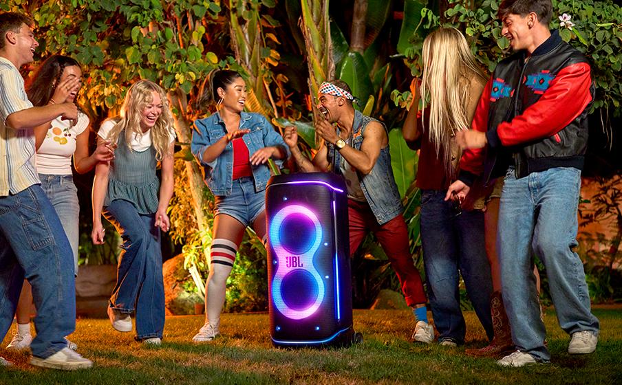 JBL PartyBox 720, Loudest battery-powered JBL party speaker with superior JBL Pro Sound and a futuristic lightshow
