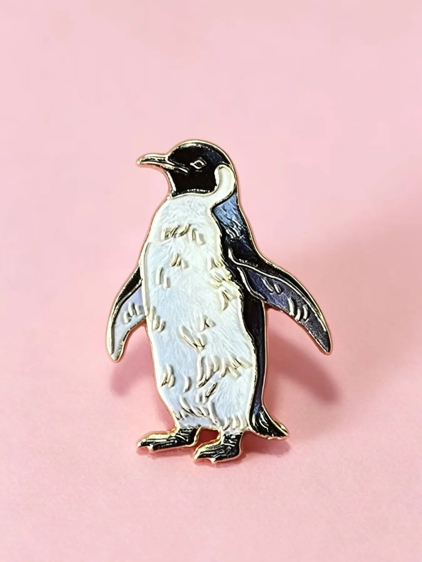 Fashion Penguin Brooch, Elegant Pin, Creative Holiday Accessory, Cute Leaf Print, Versatile Bag Decor, All-Season Fashion Jewelry