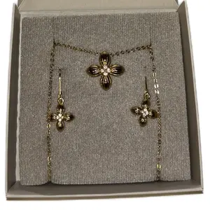 YANBAL Alta Bisuteria Fashion Jewelry Collection Alleia Collar y Aretes for Stylish Outfits