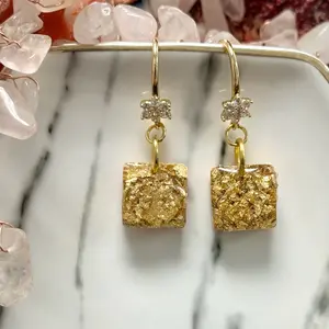 Gold crush small square resin earrings