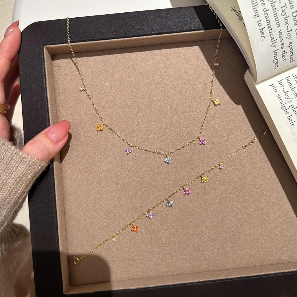 Lucky Clover Rainbow Pendant Necklace Bracelet Set, Exquisite Craftsmanship 2-Piece Jewelry, High-End Feel Everyday Wear Set, Ideal Gift for Mom, Wife, Daughter, Friend, Timeless Fashion Jewelry, Trending Accessory for Women