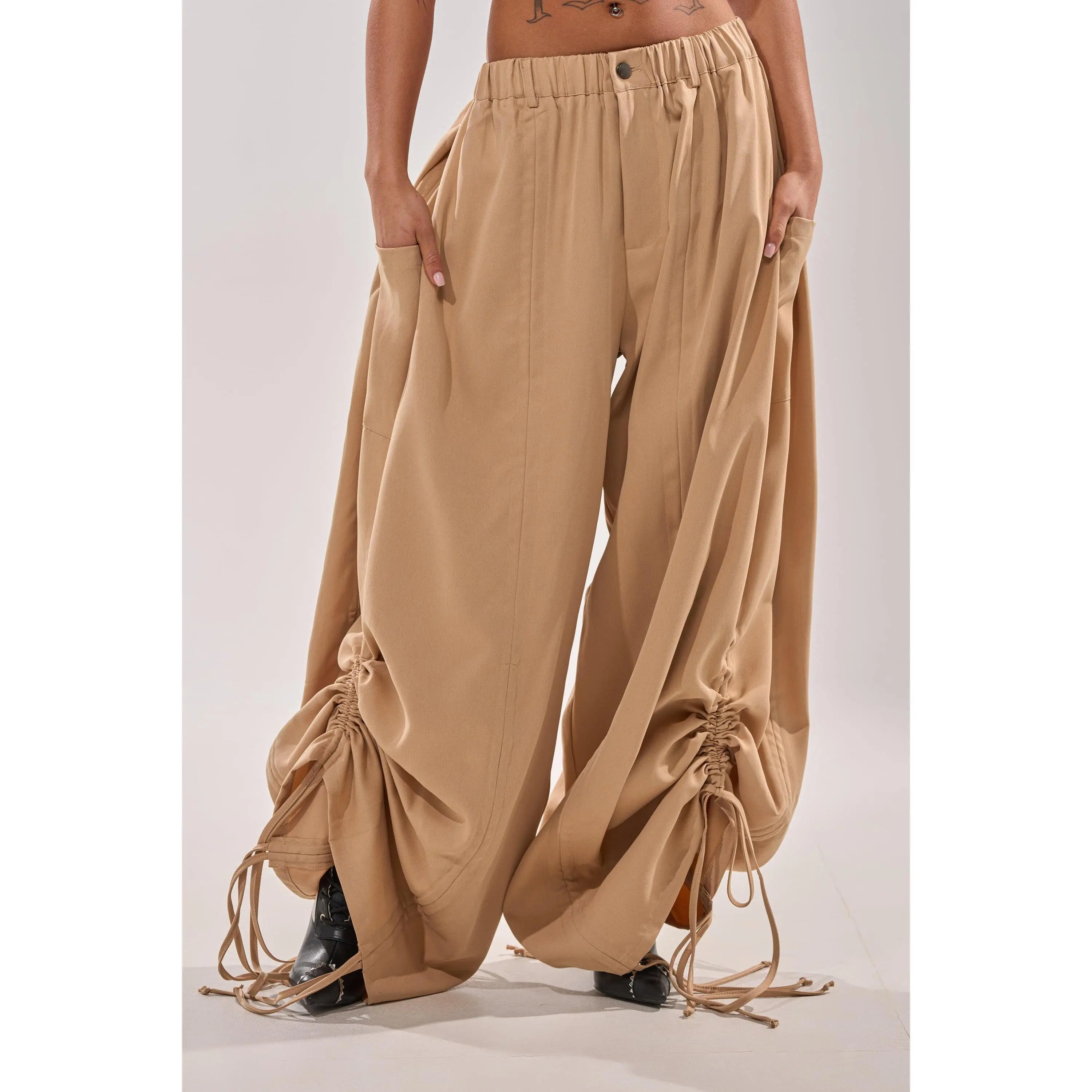 DRAMA RUCHED JOGGER IN KHAKI