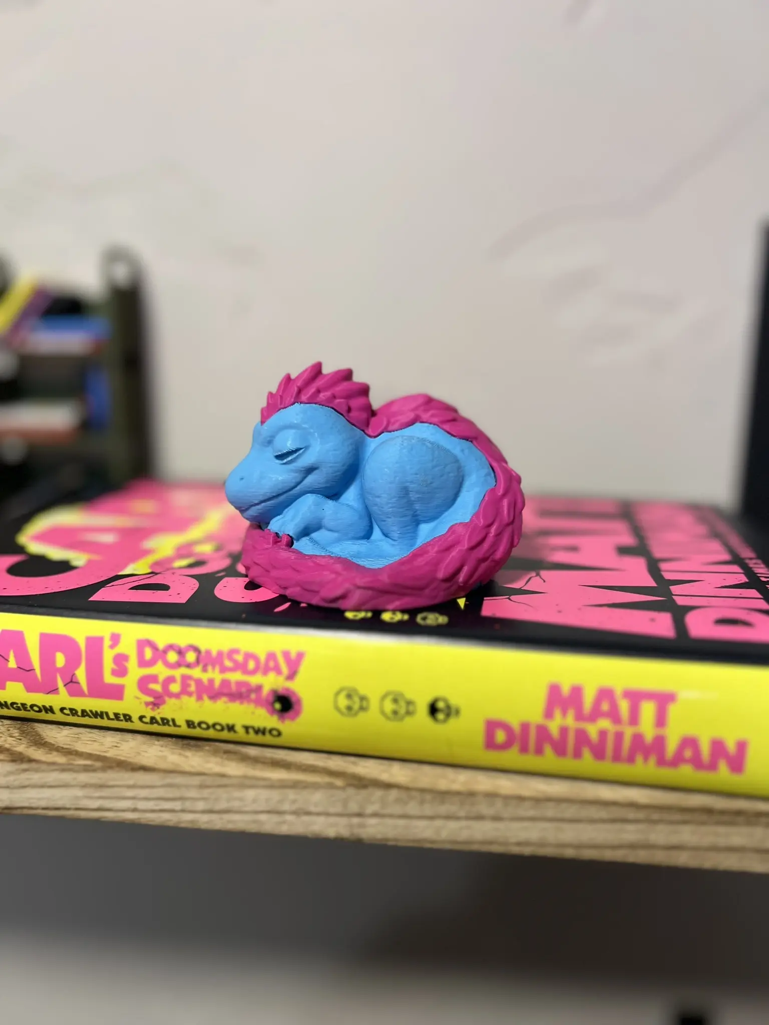 Dungeon Crawler Carl Inspired Mongo Collectible Statue, LitRPG Bookshelf Dragon Decorative Sculpture, Statue Decorations, Bookish Fantasy Home Gift