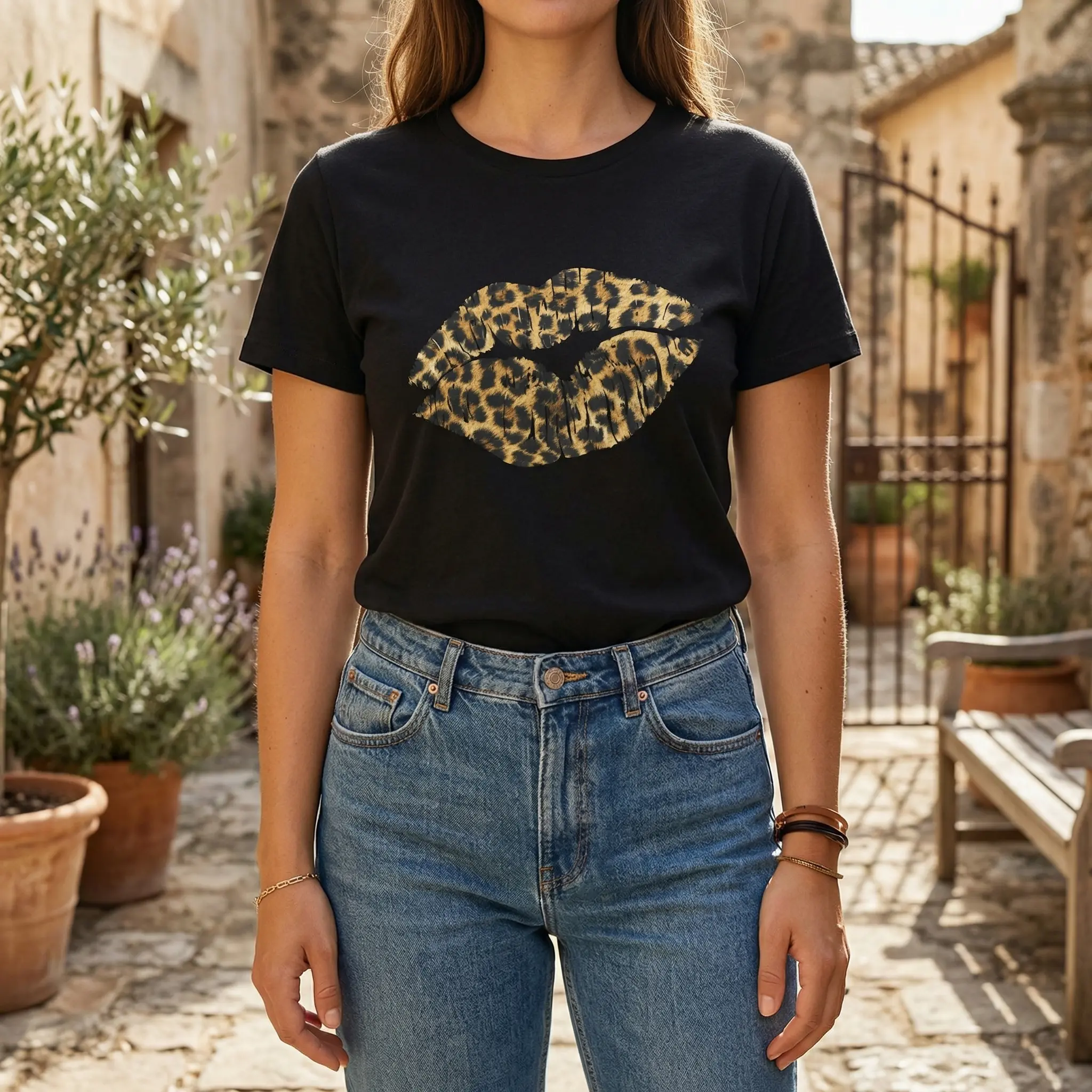 Black T-Shirt Leopard Lip
