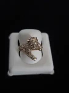 anillo de pantera.