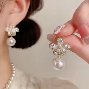 Light luxury fashion high-end full zirconium petal pearl earrings DDES0566, exquisite, simple, versatile, ultra-shiny, slimming earrings accessories 14KGold-Plated