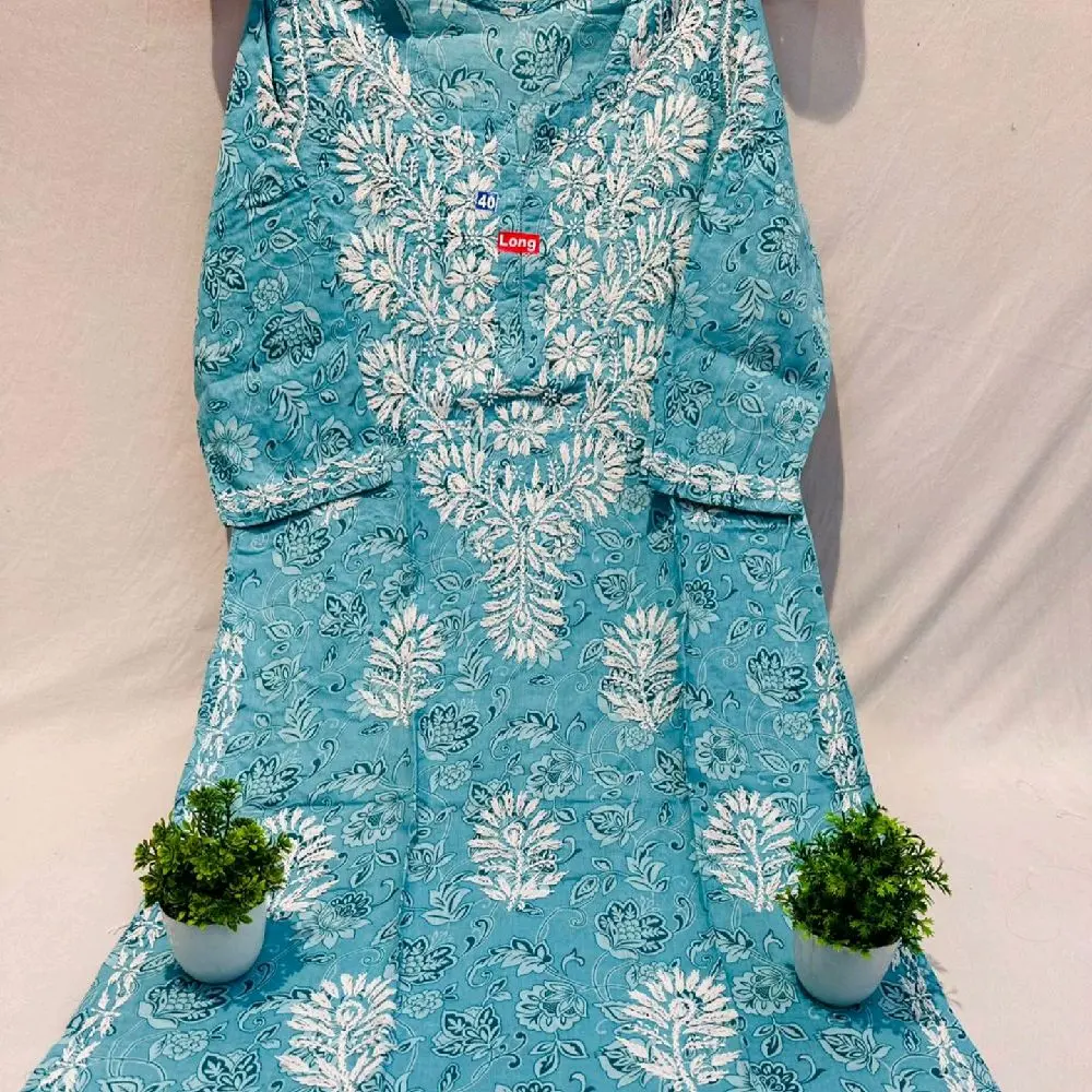 Mulmul Cotton Chikankari Kurthi!