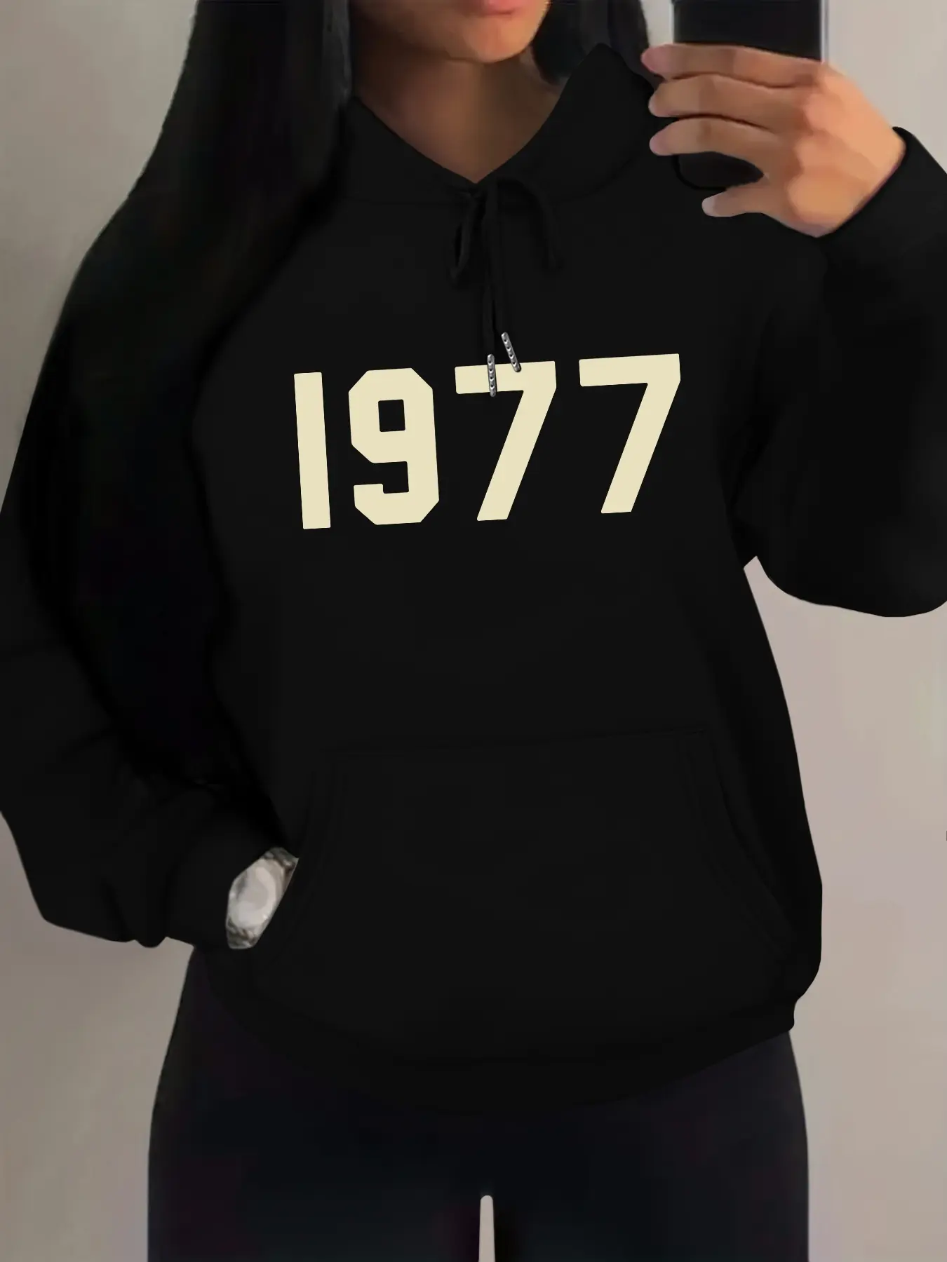 1977  Letter printing Women Hoodie Casual Comfy Pullover Casual Streetwear Fitted Design, Kangaroo Pocket & Adjustable Drawstring Comfortable All-Season Wear, Essential Daily