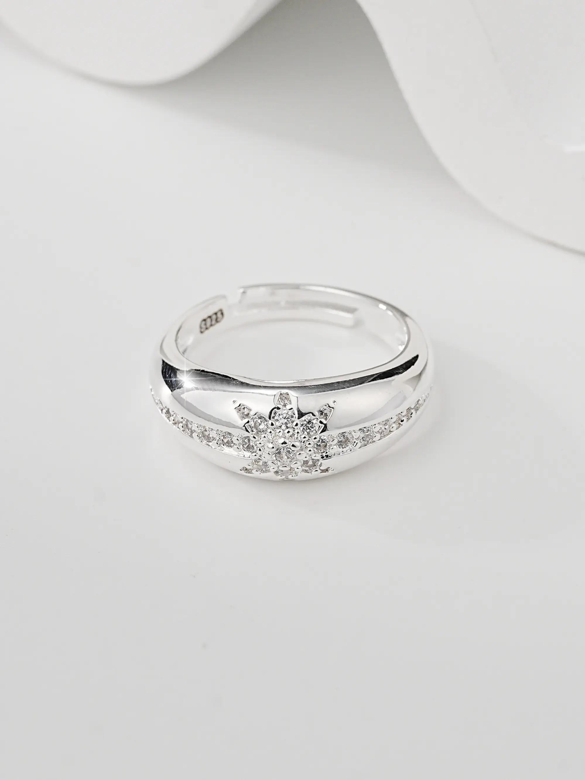 S925 Silver Meteorite Zircon Open Ring, Hypoallergenic Adjustable Design, Elegant Comet Shape with Full Diamond Setting, Perfect for All Occasions
