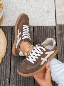 Women's Casual Low-Top Shoes, Comfortable Non-Slip Flat Sneakers, Fashion Versatile All Season Lightweight Solid Color Vintage Lace-Up Trainers