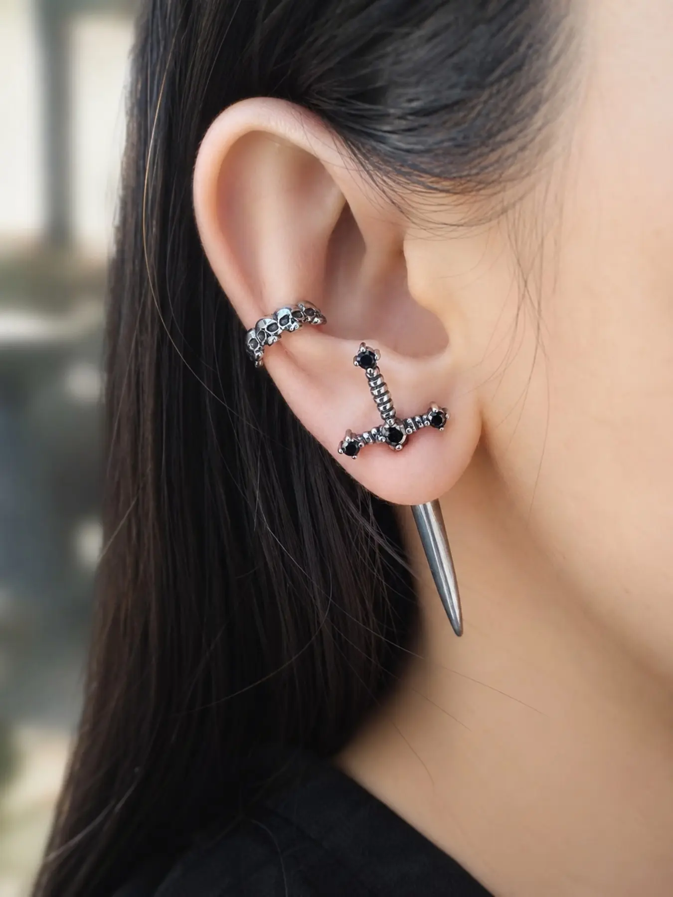 Vintage Gothic Sword Earrings Rhinestone Crystal Dagger Earrings Punk Style Sword Dangle Earrings Costumes Festival Jewelry for Women and Men Cross Dangle Earring Fashionable Earrings Earrings Dangling