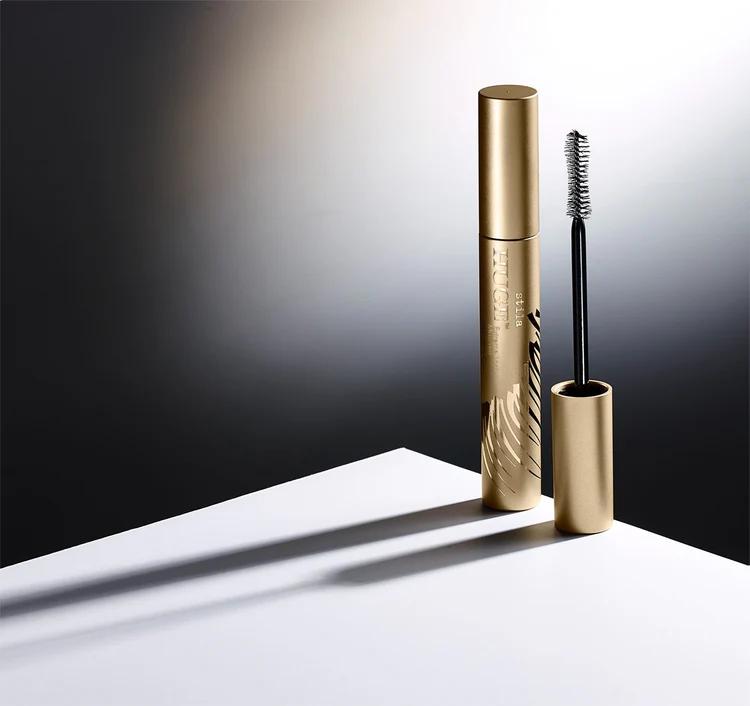 Stila HUGE™ Extreme Lash Mascara - Volumizing Smudge-proof Lashes