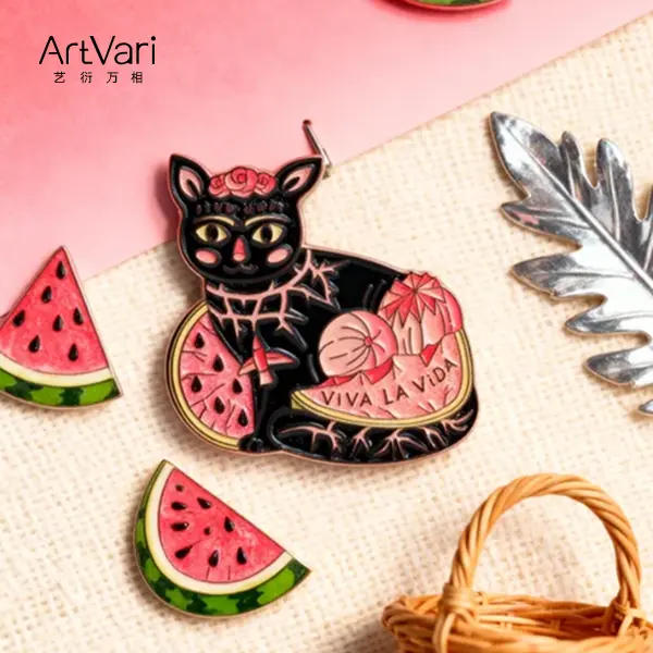 Magnetic Cat Brooch & Fridge Magnet - Cute Kawaii Metal Pin, 2-in-1 Fashion Accessory for Cat Lovers,Trendy Accessories,Statement Jewelry,Original Design Decor