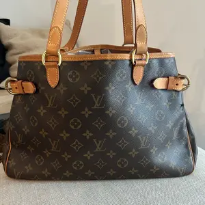 Pre-owned Louis Vuitton Coated Canvas Shoulder Bag Louise Vuitton Batignolles Horizontal Monogram