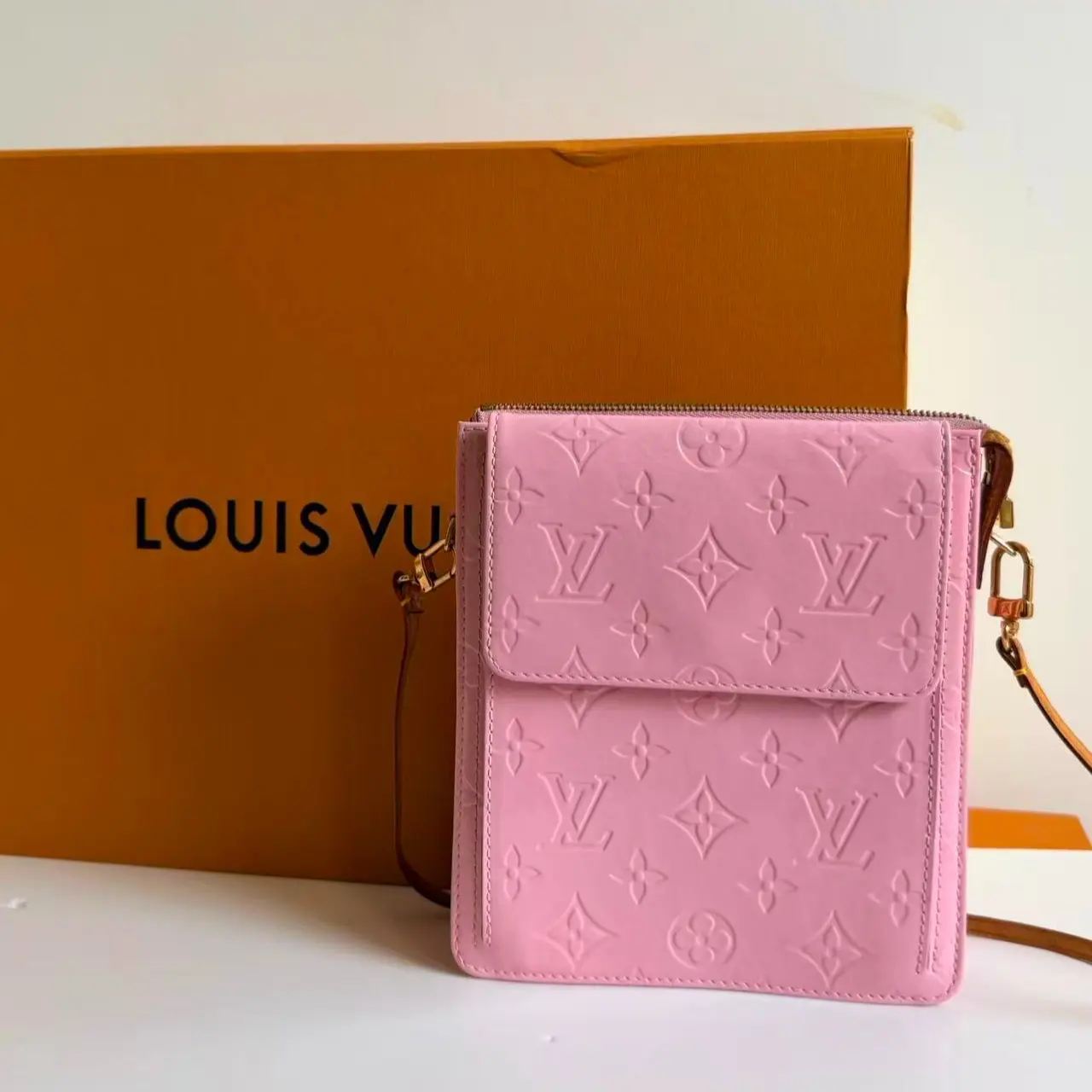 Pre-owned Louis Vuitton Pink thick patent Shoulder Bag CC0340