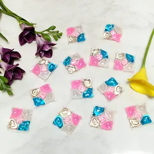 60PCS Five-in-one laundry detergent beads - water-soluble outer film - dissolves instantly upon contact with water - deep cleaning - dissolves instantly upon contact with water - long-lasting fragrance - concentrated active substances - low foam