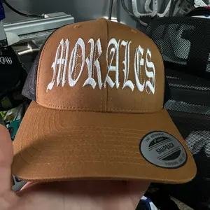 Gorra con nombre,apellido o frase / Personalized hat with your name or last name