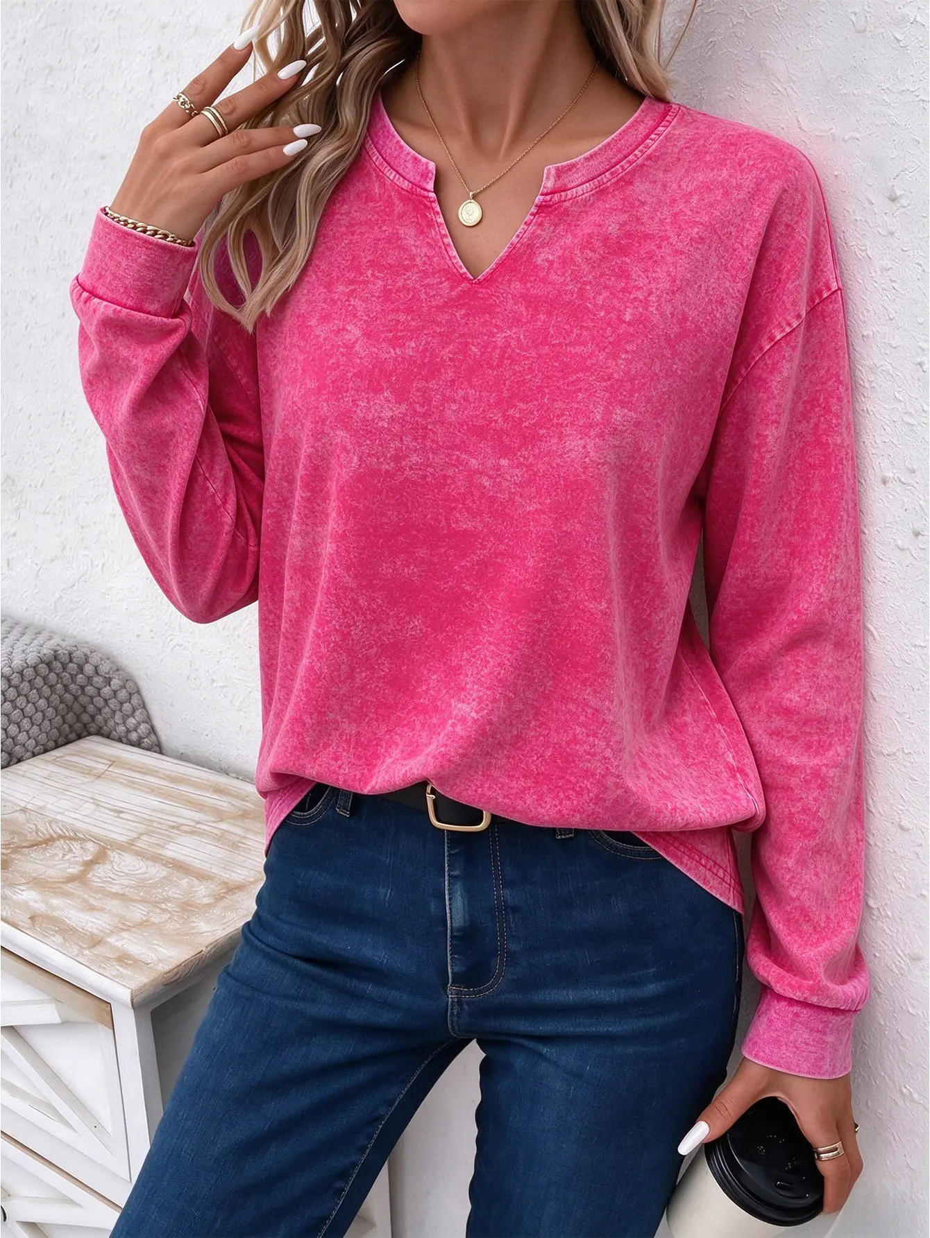 Women’s pure cotton retro Y2K V-neck sweatshirt, washed for a distressed look, loose long T-shirt base layer, basic casual fashion pullover sports top, suitable for all seasons and everyday wear.